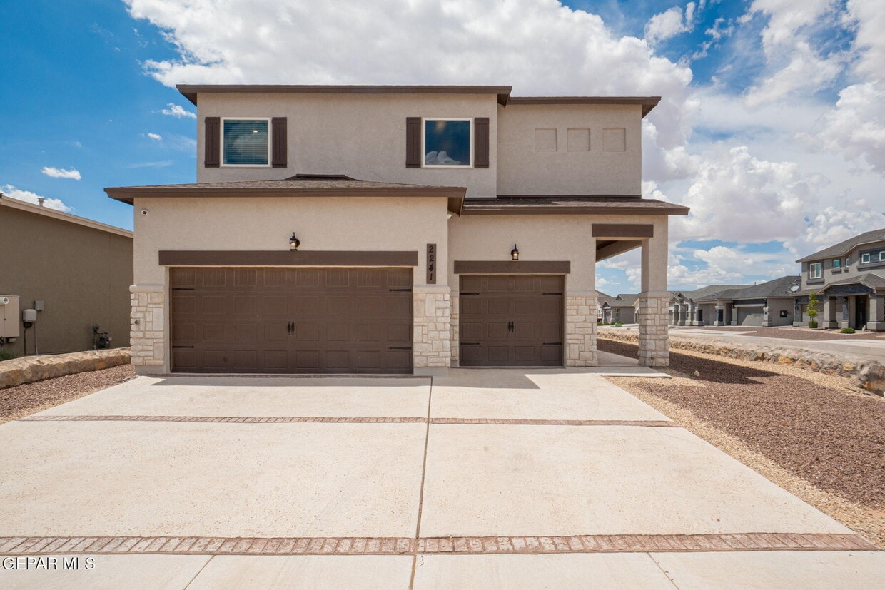 Foto principal - 2241 Tierra Delmonte Dr
