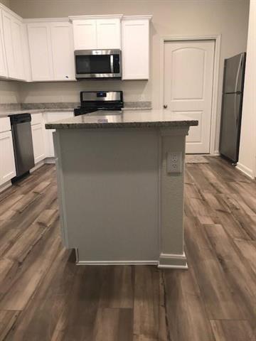 Foto del edificio - 1305 Parker Dr