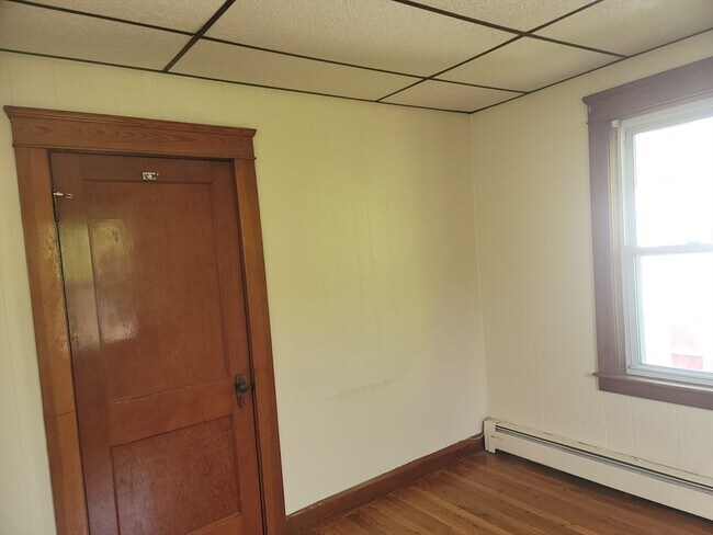 Building Photo - 13 Hartley St