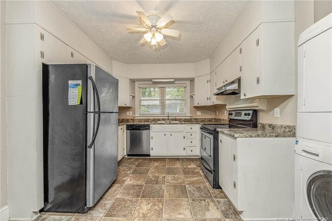 Building Photo - 727 Kooler Cir