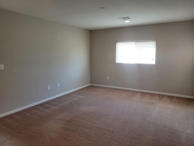 Building Photo - Beautiful 4-Bedroom Home! Must see!