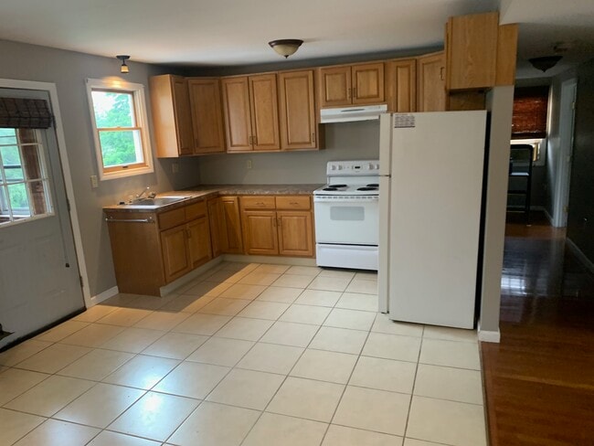 Building Photo - 448 Hazard Ave