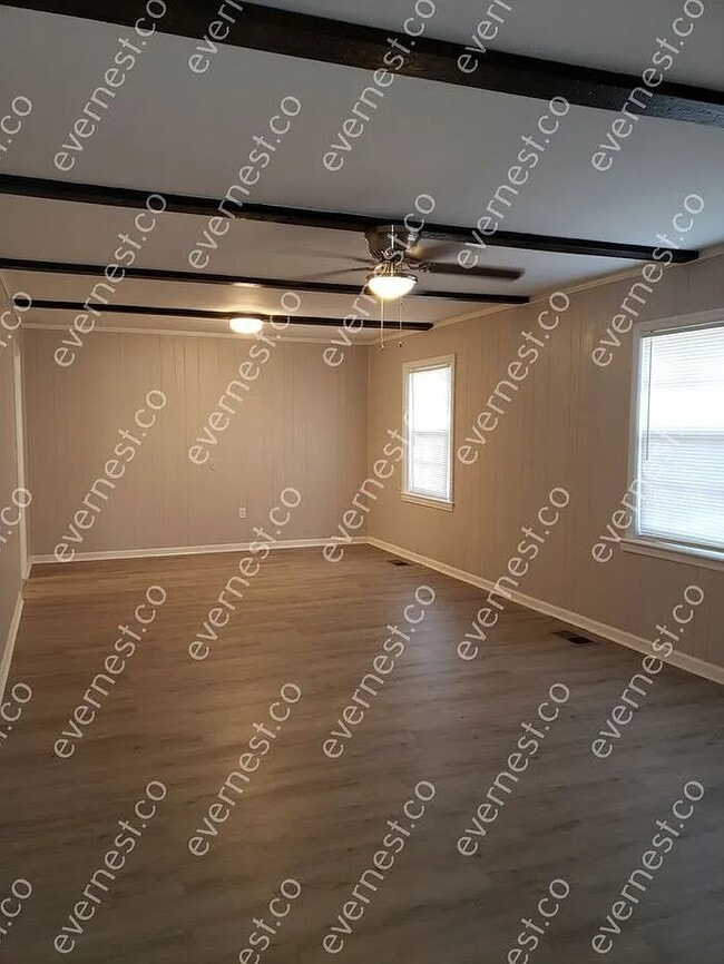 Building Photo - 729 McCluer Rd