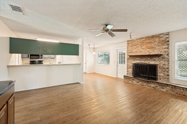 Foto del edificio - 16006 Eagleway St