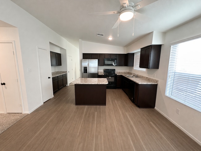 Building Photo - 4612 S Desert Willow Wy