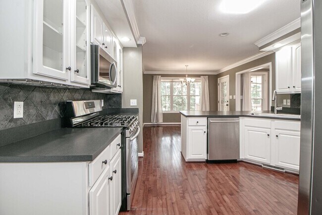Foto del edificio - 2575 Village Ct