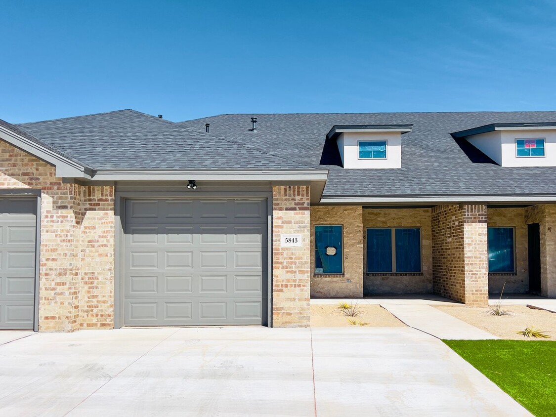 Primary Photo - Brand New 2 Bedroom Townhome In Escondido