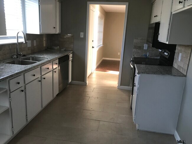 kitchen - 9219 Kerry Glen Cir