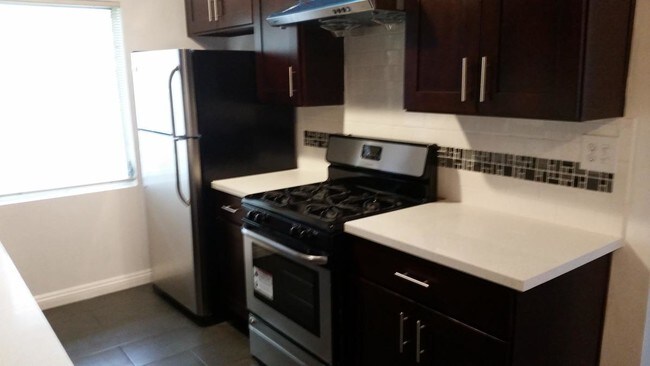 Foto del edificio - 7521 Norton Ave