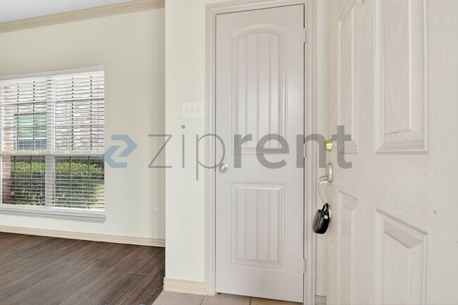 Building Photo - 2361 Homewood Ln