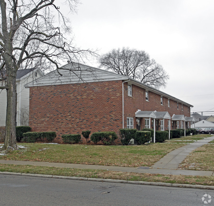 Primary Photo - 42 E Helena St