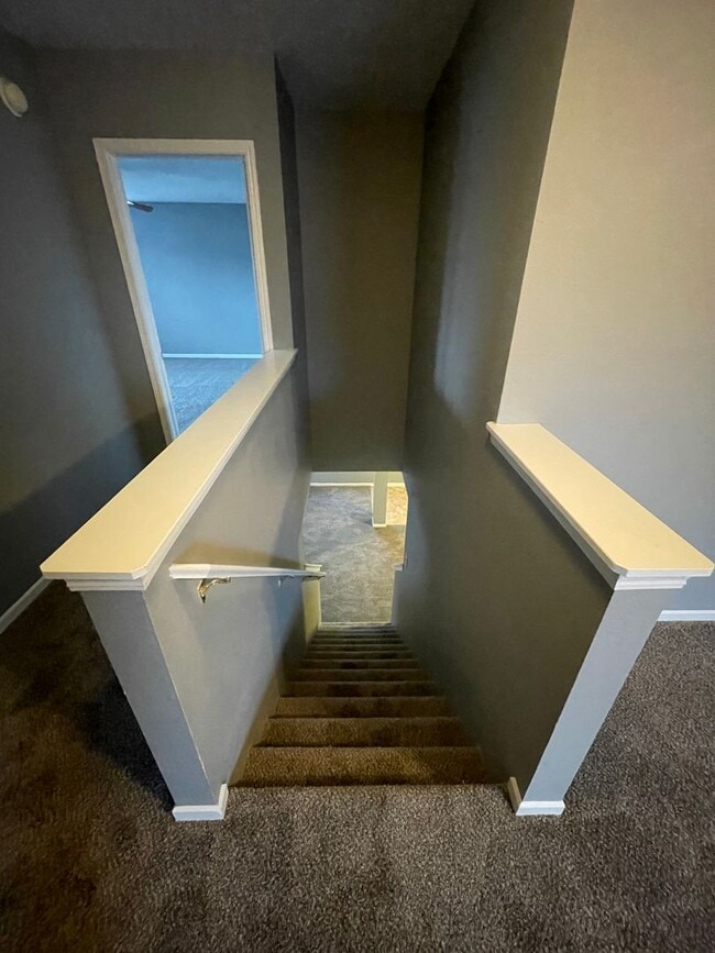 Building Photo - 843 Streamside Dr