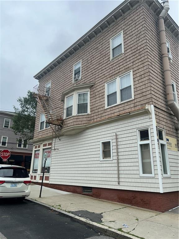Building Photo - 397 Wickenden St