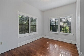 Building Photo - 516 Mill St