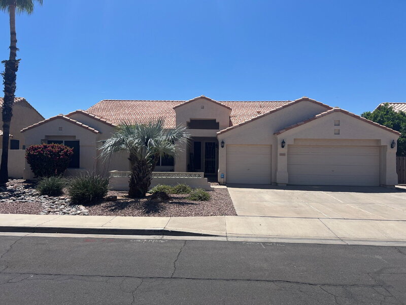 Primary Photo - 9651 E Idaho Ave