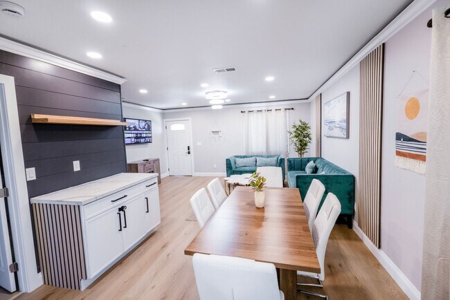 Foto del edificio - 6168 Cumberland St