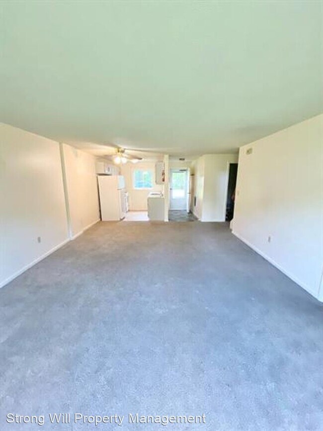 Building Photo - 2 br, 1.5 bath House - 8 Timber Lane - Uni...