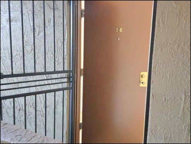 Building Photo - 10651 SW 108th Ave