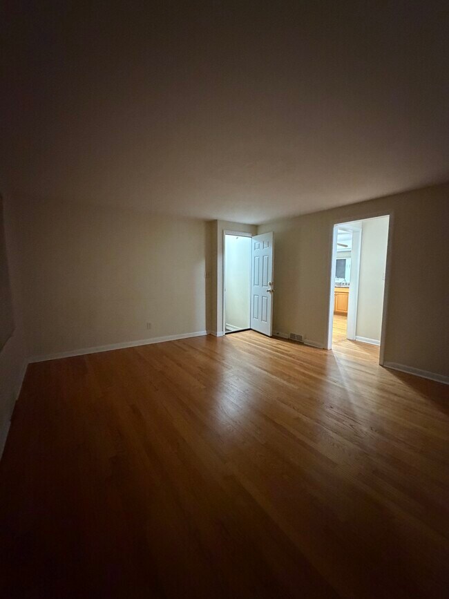 Foto del edificio - 1514 Caleb Ave