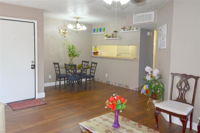 Foto del edificio - 10501 South Dr