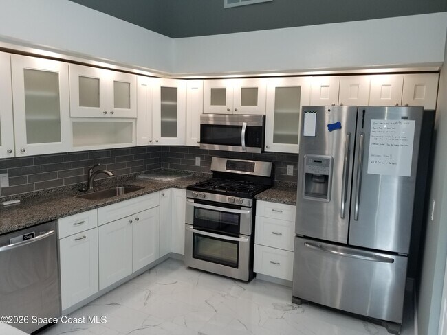 Foto del edificio - 3685 Oakhill Dr