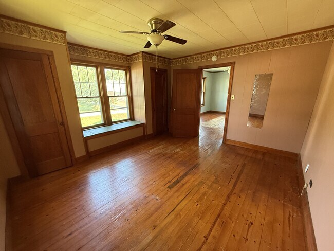 Foto del edificio - 347 S Cedar St