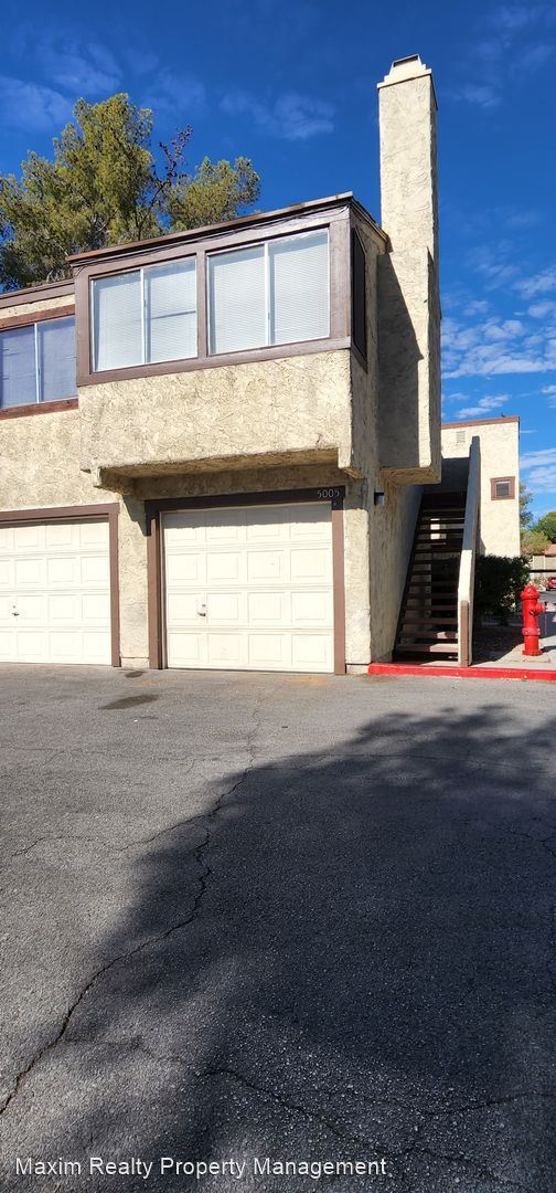 Building Photo - 2 br, 1.5 bath House - 5005 Spencer St #A