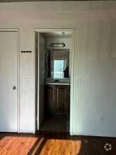 Building Photo - 1834 Springtree Dr