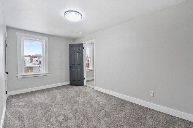 Foto del edificio - 3 bedroom 2 bath - newly updated, central ...
