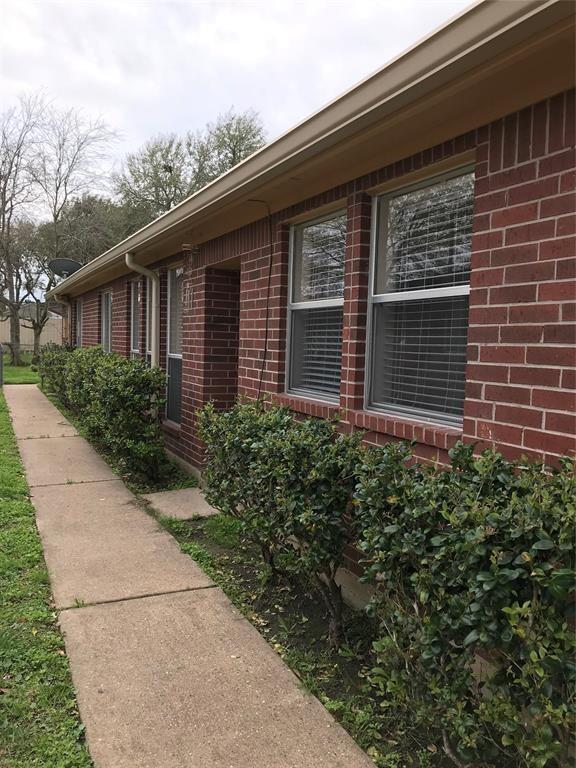 Foto del edificio - 9723 Youngcrest Dr