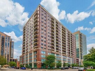 Building Photo - 451 W Huron St