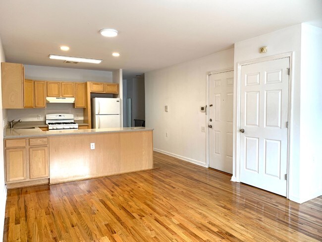 Building Photo - 128 Beach 92nd St