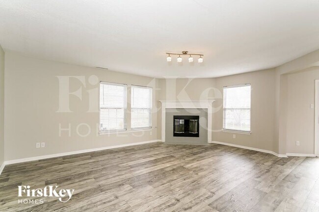 Foto del edificio - 6909 Maywood Cir