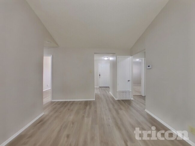 Foto del edificio - 15022 Old Creek St