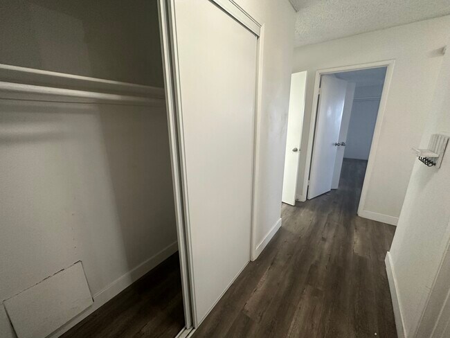 Foto del edificio - 1420 N Mansfield Ave
