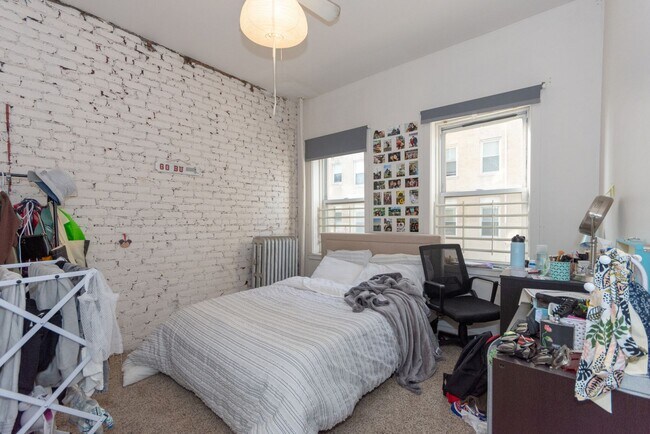 Foto del edificio - 2BR 1Bth unit. Heat/Hot Water included! Great location!