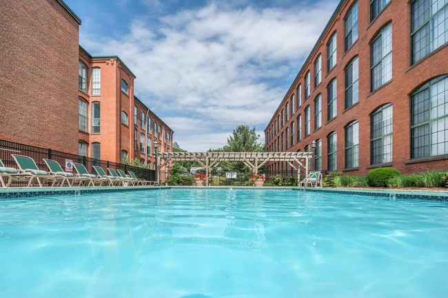 SHIMMERING SWIMMING POOL - Lofts at the Mills