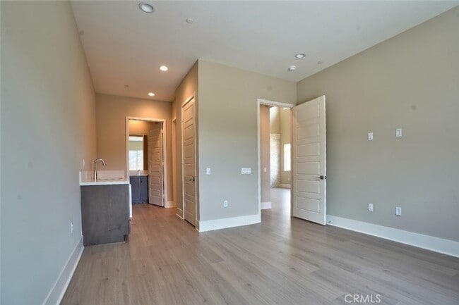 Foto del edificio - 6544 Canyon Oaks Dr