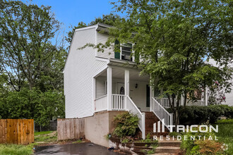 Building Photo - 7778 Old House Rd