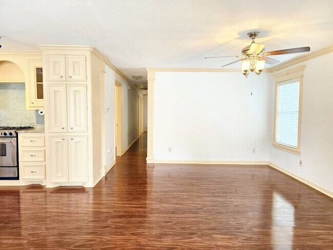 Foto del edificio - 828 E 39th St