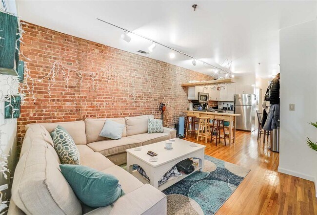 Foto del edificio - 811 Willow Ave