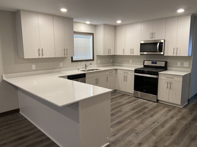 Foto del edificio - 864 18th Ave SE