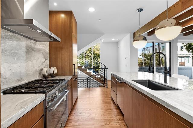 Foto del edificio - 1529 Villars St