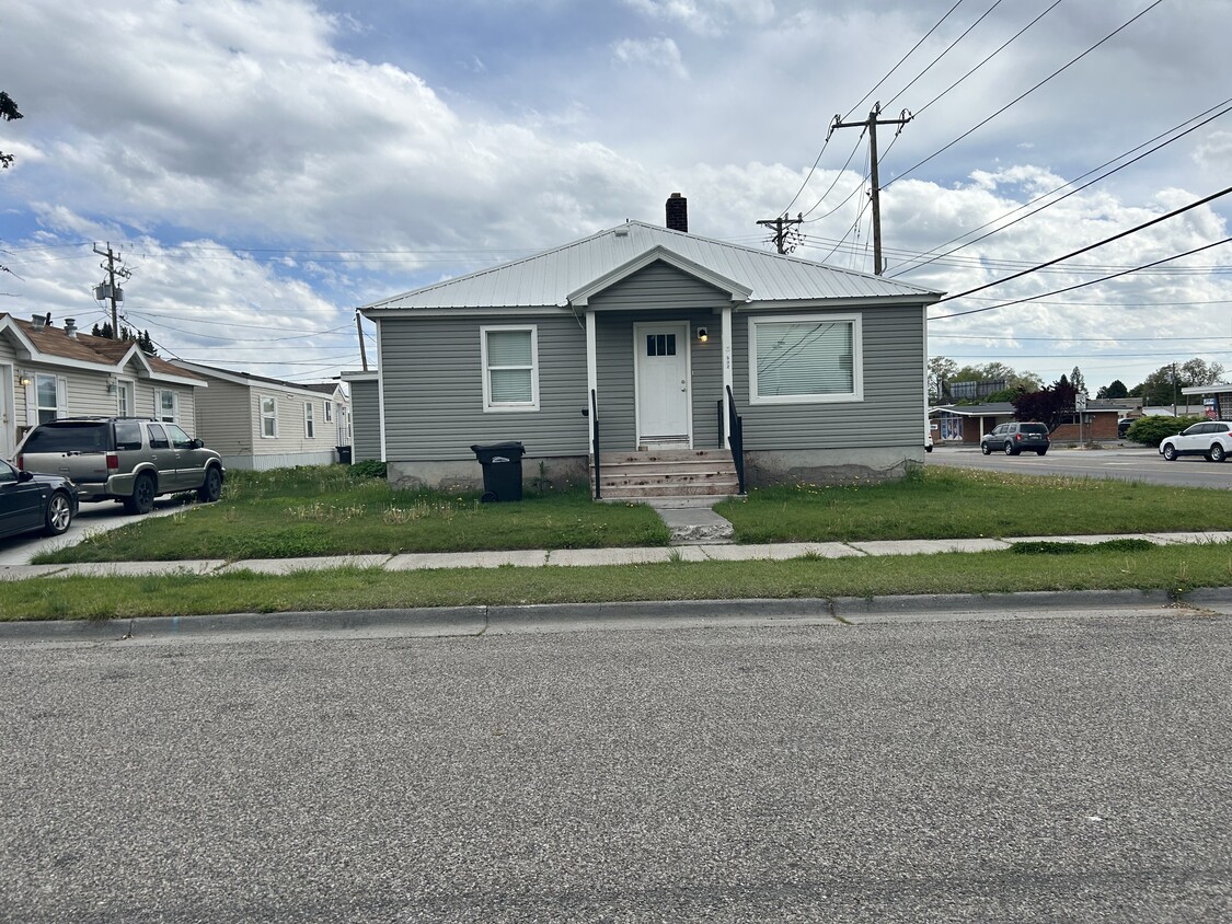 Primary Photo - 502 Gladstone St