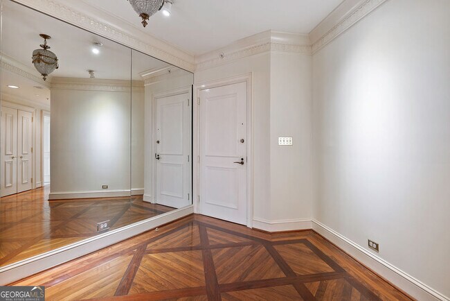 Building Photo - 2660 Peachtree Rd NW