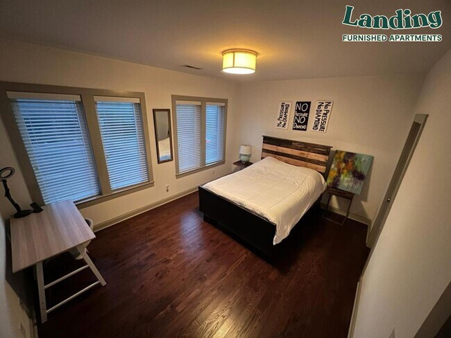 Foto del edificio - 725 Douglas Ave