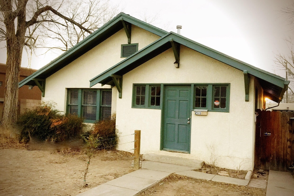 211 Vassar Dr SE, Albuquerque, NM 87106 Townhome Rentals in Albuquerque NM