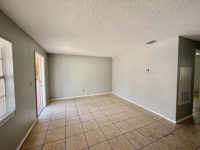 Building Photo - 701 Michigan Ct