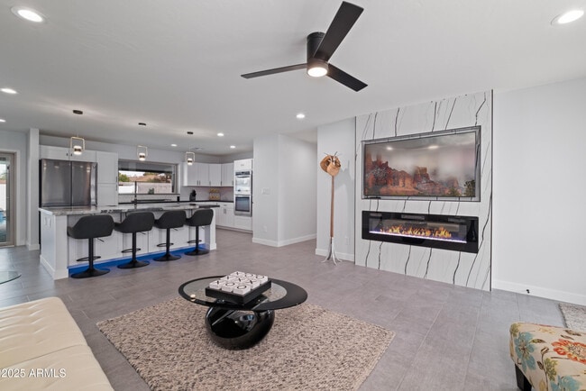 Foto del edificio - 2546 N 69th Pl