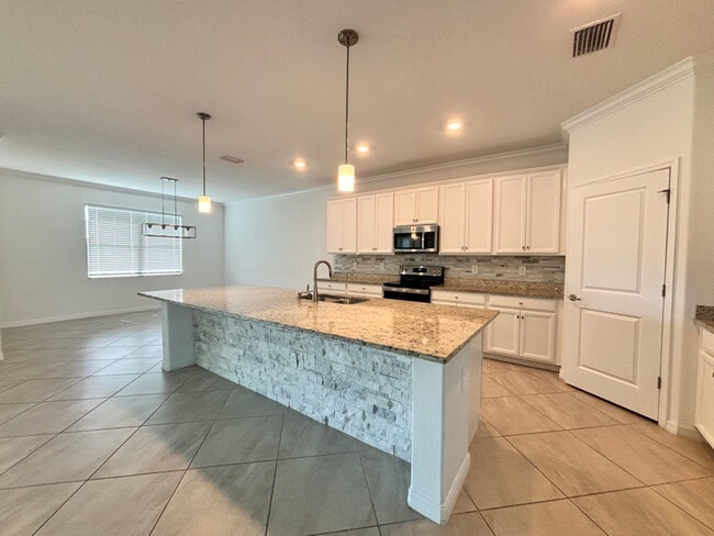 Building Photo - 14527 Palamos Cir